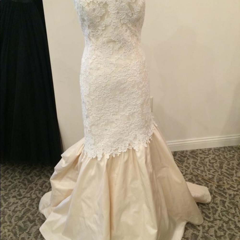 NWT sample sale wedding gown - Picture 6 of 7